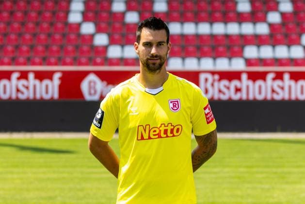 11.07.2023, Fussball, GER, Saison, 3.Liga, Porträttermin 2023 2024, SSV Jahn Regensburg Alexander Weidinger; SSV Jahn Regensburg; 3.Liga, Porträttermin 2023 2024, DFL REGULATIONS PROHIBIT ANY USE OF PHOTOGRAPHS AS IMAGE SEQUENCES AND OR QUASI-VIDEO.