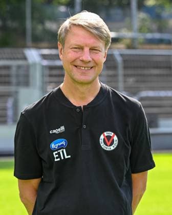 Doktor Eduard Gorr (Viktoria Koeln, Mannschaftsarzt). Viktoria Koeln, Fussball, 3. Liga, Portraettermin 2023 24, 12.07.2023 DFB DFL Regulations prohibit any use of Photographs as image sequences and or quasi-video X, Viktoria Koeln, Fussball, 3. Liga, Portraetermin 2023 2024, 12.07.2023 Köln Copyright: xEibner-Pressefoto ThomasxHaeslerx EP_EER