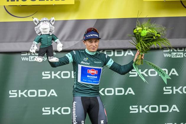 MOULINS, FRANCE - JULY 12 : Philipsen Jasper (BEL) of Alpecin-Deceuninck on the podium with the green jersey during stage 11 of the 110th edition of the Tour de France 2023 cycling race, a stage of 180 kms with start in Clermont-Ferrand and finish in Moulins on July 12, 2023 in Moulins, France, 12 07 2023 ( Motordriver Kenny Verfaillie - Tour de France 2023 - Stage 11 PhotoNews Panoramic 
