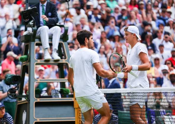 Mandatory Credit: Photo by Ella Ling Shutterstock (14006838cm) Carlos Alcaraz celebrates beating Holger Rune Wimbledon Tennis Championships, Day 10, The All England Lawn Tennis and Croquet Club, London, UK - 12 Jul 2023 Wimbledon Tennis Championships, Day 10, The All England Lawn Tennis and Croquet Club, London, UK - 12 Jul 2023  Copyright: xEllaxLing Shutterstockx 14006838cm