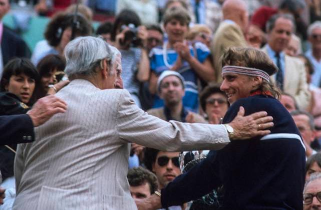 French Tennis Open - Files Former tennis legends RenÃ Lacoste and Henri Cochet congratulates Sweden s Bjorn Borg winner of the Final of the French Tennis Open against Czech Republic Ivan Lendl In Roland-Garros Stadium, Paris, France on May 25th, 1981 Photo by Henri Szwarc ABACAPRESS.COM Paris Paris France  Copyright: xSzwarcxHenri ABACAx 501187_005 SzwarcxHenri ABACAx 501187_005