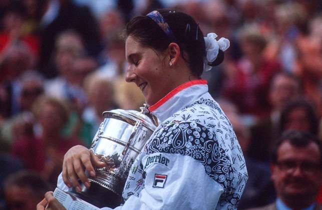French Tennis Open - Files Yugoslavia s Monica Seles winner of the French Tennis Open against Germany s Steffi Graf In Roland-Garros Stadium, Paris, France on May 25th, 1992.. Photo by Henri Szwarc ABACAPRESS.COM Paris Paris France  Copyright: xSzwarcxHenri ABACAx 501187_054 SzwarcxHenri ABACAx 501187_054