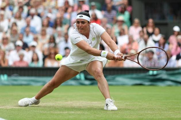 Wimbledon: Day Eleven 13 July 2023, Wimbledon - Wimbledon Tennis Championships - Day Eleven - Ons Jabeur (TUN) in action during her Ladies Singles Semi Finals match against Aryna Sabalenka - Photo: Charlotte Wilson Offside. Wimbledon UK Copyright: xCharlottexWilsonx xOffsidexOffside