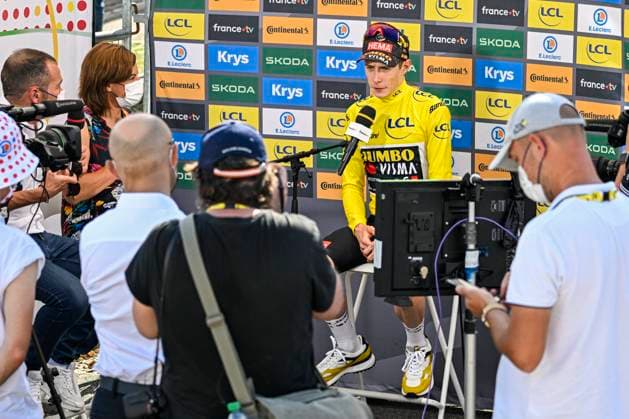 BELLEVILLE-EN-BEAUJOLAIS, FRANCE - JULY 13 : Vingegaard Jonas (DEN) of Jumbo-Visma during an interview after the race during stage 12 of the 110th edition of the Tour de France 2023 cycling race, a stage of 169 kms with start in Roanne and finish in Belleville-en-Beaujolais on July 13, 2023 in Belleville-en-Beaujolais, France, 13 07 2023 ( Motordriver Kenny Verfaillie - Tour de France 2023 - Stage 12 PhotoNews Panoramic 