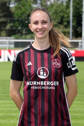 12.07.2023 - 1. FC Nürnberg FCN Club - Saison 2023 2024 - Fototermin Porträttermin Frauen - Einzelbild Einzelfoto Portrait Porträt Kopfbild - Sportfoto Zink DaMa - xdaxmax - Einzelbild Einzelfoto Portrait Porträt Kopfbild - Nadja Burkard (22, 1. FC Nürnberg FCN )