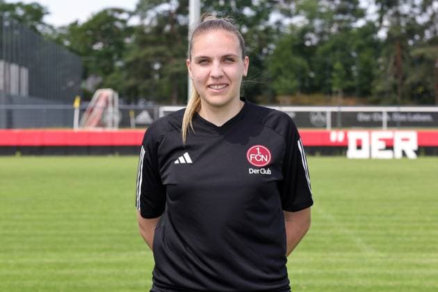 12.07.2023 - 1. FC Nürnberg FCN Club - Saison 2023 2024 - Fototermin Porträttermin Frauen - Einzelbild Einzelfoto Portrait Porträt Kopfbild - Sportfoto Zink DaMa - xdaxmax - Einzelbild Einzelfoto Portrait Porträt Kopfbild - Laura Lücker (Teammanager 1. FC Nürnberg FCN )