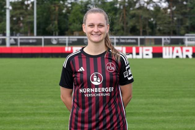 12.07.2023 - 1. FC Nürnberg FCN Club - Saison 2023 2024 - Fototermin Porträttermin Frauen - Einzelbild Einzelfoto Portrait Porträt Kopfbild - Sportfoto Zink DaMa - xdaxmax - Einzelbild Einzelfoto Portrait Porträt Kopfbild - Luisa Guttenberger (4, 1. FC Nürnberg FCN )