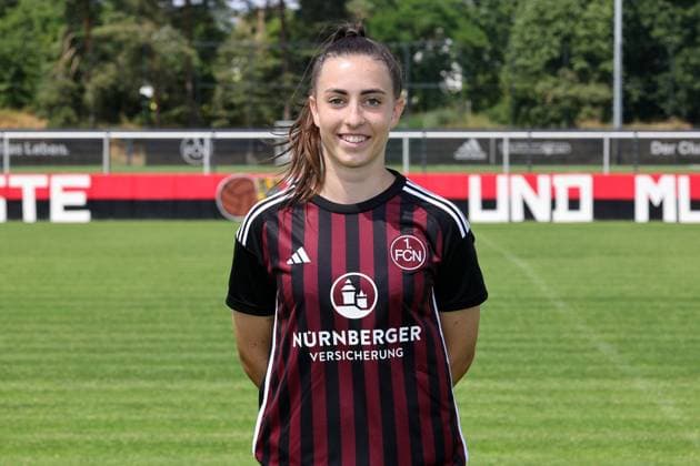 12.07.2023 - 1. FC Nürnberg FCN Club - Saison 2023 2024 - Fototermin Porträttermin Frauen - Einzelbild Einzelfoto Portrait Porträt Kopfbild - Sportfoto Zink DaMa - xdaxmax - Einzelbild Einzelfoto Portrait Porträt Kopfbild - Rebekka Salfelder (15, 1. FC Nürnberg FCN )