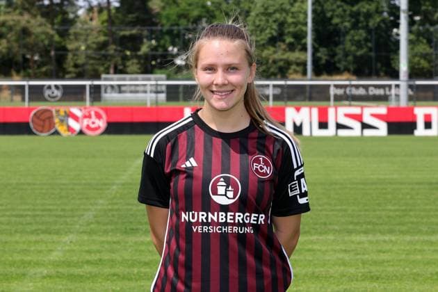 12.07.2023 - 1. FC Nürnberg FCN Club - Saison 2023 2024 - Fototermin Porträttermin Frauen - Einzelbild Einzelfoto Portrait Porträt Kopfbild - Sportfoto Zink DaMa - xdaxmax - Einzelbild Einzelfoto Portrait Porträt Kopfbild - Katja Pöschl Poeschl (20, 1. FC Nürnberg FCN )