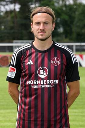 12.07.2023 - 1. FC Nürnberg FCN Club - Saison 2023 2024 - Fototermin Porträttermin - Einzelbild Einzelfoto Portrait Porträt Kopfbild - Sportfoto Zink DaMa - xdaxmax - Einzelbild Einzelfoto Portrait Porträt Kopfbild - Felix Lohkemper (7, 1. FC Nürnberg FCN )
