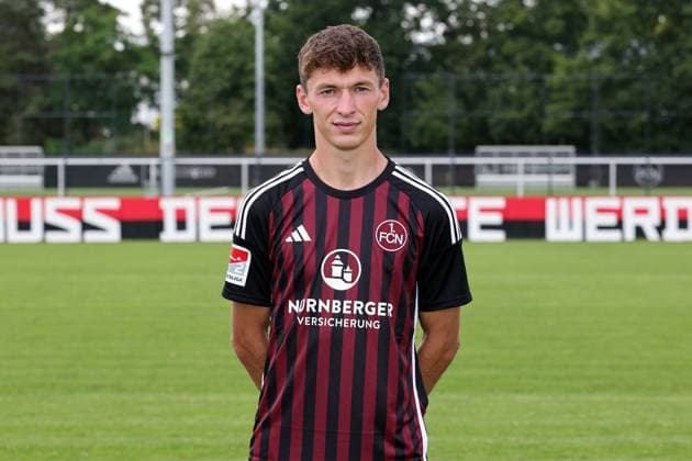 12.07.2023 - 1. FC Nürnberg FCN Club - Saison 2023 2024 - Fototermin Porträttermin - Einzelbild Einzelfoto Portrait Porträt Kopfbild - Sportfoto Zink DaMa - xdaxmax - Einzelbild Einzelfoto Portrait Porträt Kopfbild - Benjamin Goller (14, 1. FC Nürnberg FCN )