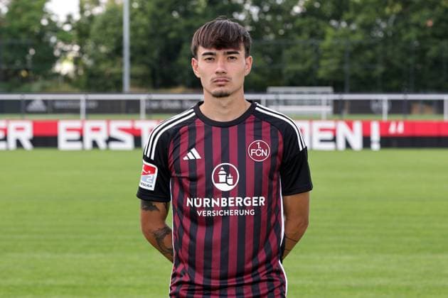 12.07.2023 - 1. FC Nürnberg FCN Club - Saison 2023 2024 - Fototermin Porträttermin - Einzelbild Einzelfoto Portrait Porträt Kopfbild - Sportfoto Zink DaMa - xdaxmax - Einzelbild Einzelfoto Portrait Porträt Kopfbild - Jens Castrop ( 17, 1. FC Nürnberg FCN )