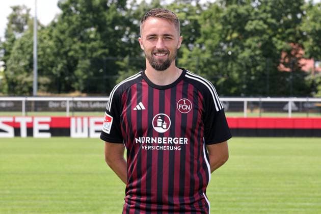 12.07.2023 - 1. FC Nürnberg FCN Club - Saison 2023 2024 - Fototermin Porträttermin - Einzelbild Einzelfoto Portrait Porträt Kopfbild - Sportfoto Zink DaMa - xdaxmax - Einzelbild Einzelfoto Portrait Porträt Kopfbild - Florian Hübner Huebner (19, 1. FC Nürnberg FCN )