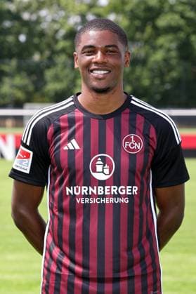 12.07.2023 - 1. FC Nürnberg FCN Club - Saison 2023 2024 - Fototermin Porträttermin - Einzelbild Einzelfoto Portrait Porträt Kopfbild - Sportfoto Zink DaMa - xdaxmax - Einzelbild Einzelfoto Portrait Porträt Kopfbild - Kwadwo Duah (23, 1. FC Nürnberg FCN )