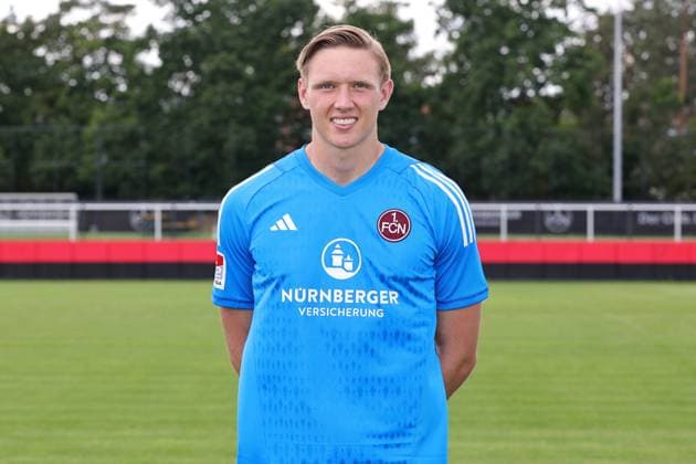 12.07.2023 - 1. FC Nürnberg FCN Club - Saison 2023 2024 - Fototermin Porträttermin - Einzelbild Einzelfoto Portrait Porträt Kopfbild - Sportfoto Zink DaMa - xdaxmax - Einzelbild Einzelfoto Portrait Porträt Kopfbild - Jan Reichert (31, 1. FC Nürnberg FCN )