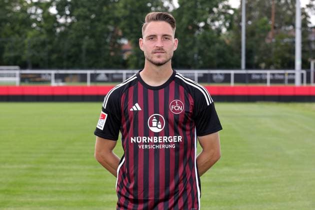 12.07.2023 - 1. FC Nürnberg FCN Club - Saison 2023 2024 - Fototermin Porträttermin - Einzelbild Einzelfoto Portrait Porträt Kopfbild - Sportfoto Zink DaMa - xdaxmax - Einzelbild Einzelfoto Portrait Porträt Kopfbild - Lukas Schleimer (36, 1. FC Nürnberg FCN )