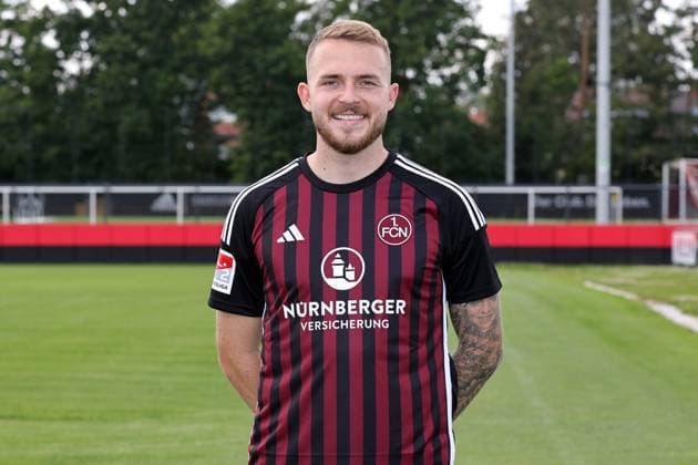12.07.2023 - 1. FC Nürnberg FCN Club - Saison 2023 2024 - Fototermin Porträttermin - Einzelbild Einzelfoto Portrait Porträt Kopfbild - Sportfoto Zink DaMa - xdaxmax - Einzelbild Einzelfoto Portrait Porträt Kopfbild - Jannes Kilian Horn (38, 1. FC Nürnberg FCN )