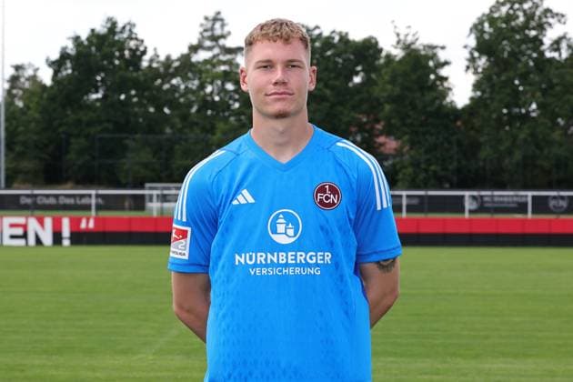 12.07.2023 - 1. FC Nürnberg FCN Club - Saison 2023 2024 - Fototermin Porträttermin - Einzelbild Einzelfoto Portrait Porträt Kopfbild - Sportfoto Zink DaMa - xdaxmax - Einzelbild Einzelfoto Portrait Porträt Kopfbild - Nicolas Ortegel (39, 1. FC Nürnberg FCN )