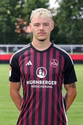 12.07.2023 - 1. FC Nürnberg FCN Club - Saison 2023 2024 - Fototermin Porträttermin - Einzelbild Einzelfoto Portrait Porträt Kopfbild - Sportfoto Zink DaMa - xdaxmax - Einzelbild Einzelfoto Portrait Porträt Kopfbild - Jannik Hofmann (43, 1. FC Nürnberg FCN )