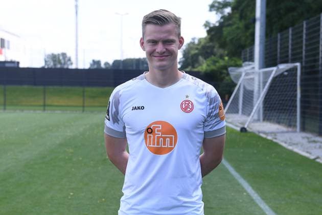 Rot-Weiss Essen; 3.Liga, Porträttermin 2023 2024 Jakob Golz; Rot-Weiss Essen; 3. Liga, Porträttermin 2023 2024