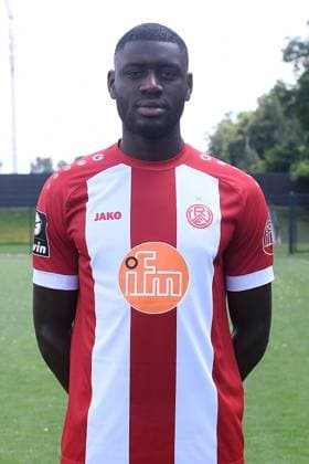 Rot-Weiss Essen; 3.Liga, Porträttermin 2023 2024 Aaron Manu; Rot-Weiss Essen; 3. Liga, Porträttermin 2023 2024