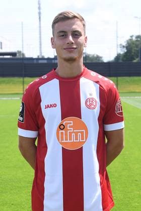 Rot-Weiss Essen; 3.Liga, Porträttermin 2023 2024 Marvin Obuz; Rot-Weiss Essen; 3. Liga, Porträttermin 2023 2024