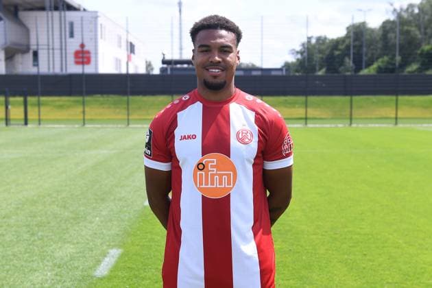 Rot-Weiss Essen; 3.Liga, Porträttermin 2023 2024 Eric Voufack; Rot-Weiss Essen; 3. Liga, Porträttermin 2023 2024