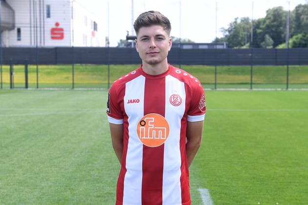 Rot-Weiss Essen; 3.Liga, Porträttermin 2023 2024 Sandro Plechaty; Rot-Weiss Essen; 3. Liga, Porträttermin 2023 2024