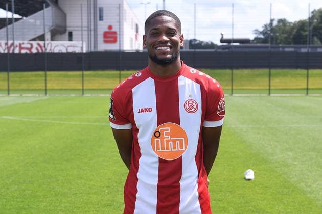 Rot-Weiss Essen; 3.Liga, Porträttermin 2023 2024 Isaiah Young; Rot-Weiss Essen; 3. Liga, Porträttermin 2023 2024