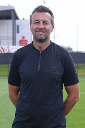 Rot-Weiss Essen; 3.Liga, Porträttermin 2023 2024 Christoph Dabrowski ( Trainer Cheftrainer ); Rot-Weiss Essen; 3. Liga, Porträttermin 2023 2024