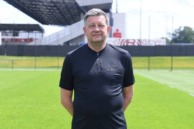 Rot-Weiss Essen; 3.Liga, Porträttermin 2023 2024 Dr. Martin Zühlke ( Mannschaftsarzt ); Rot-Weiss Essen; 3. Liga, Porträttermin 2023 2024