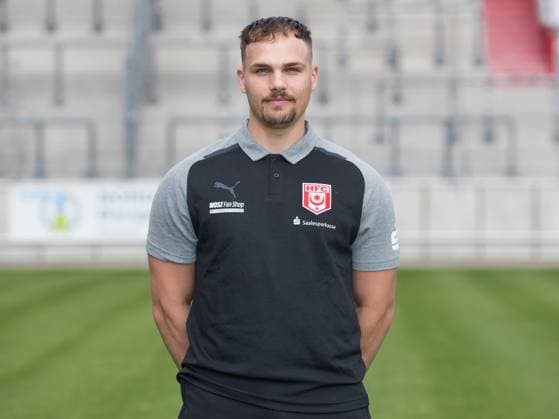 Teampraesentation Halle 3. Liga Hallescher FC, 3. Liga, Porträttermin 2023 2024, Halle, 13.07.2021, Leuna-Chemie-Stadion, Fussball , Im Bild: Physiotherapeut Denis Hasenbek ,