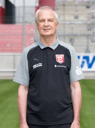 Teampraesentation Halle 3. Liga Hallescher FC, 3. Liga, Porträttermin 2023 2024, Halle, 13.07.2021, Leuna-Chemie-Stadion, Fussball , Im Bild: Mannschaftsarzt Dr. Thomas Bartels ,