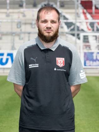 Teampraesentation Halle 3. Liga Hallescher FC, 3. Liga, Porträttermin 2023 2024, Halle, 13.07.2021, Leuna-Chemie-Stadion, Fussball , Im Bild: Physiotherapeut Walter Moissejenko ,