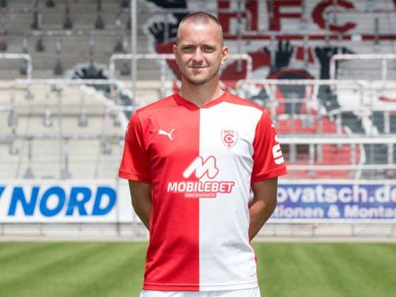 Teampraesentation Halle 3. Liga Hallescher FC, 3. Liga, Porträttermin 2023 2024, Halle, 13.07.2021, Leuna-Chemie-Stadion, Fussball , Im Bild: Jannes Vollert ,