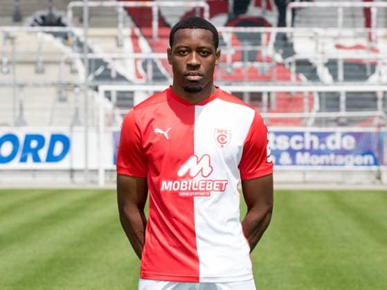 Teampraesentation Halle 3. Liga Hallescher FC, 3. Liga, Porträttermin 2023 2024, Halle, 13.07.2021, Leuna-Chemie-Stadion, Fussball , Im Bild: Enrique Lofolomo ,