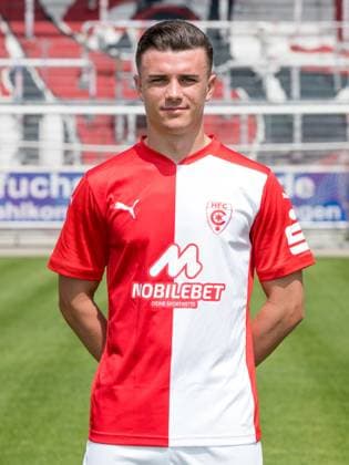 Teampraesentation Halle 3. Liga Hallescher FC, 3. Liga, Porträttermin 2023 2024, Halle, 13.07.2021, Leuna-Chemie-Stadion, Fussball , Im Bild: Leon Damer ,