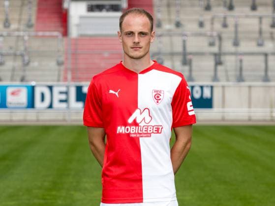 Teampraesentation Halle 3. Liga Hallescher FC, 3. Liga, Porträttermin 2023 2024, Halle, 13.07.2021, Leuna-Chemie-Stadion, Fussball , Im Bild: Tim-Justin Dietrich ,
