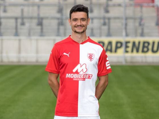 Teampraesentation Halle 3. Liga Hallescher FC, 3. Liga, Porträttermin 2023 2024, Halle, 13.07.2021, Leuna-Chemie-Stadion, Fussball , Im Bild: Niklas Landgraf ,