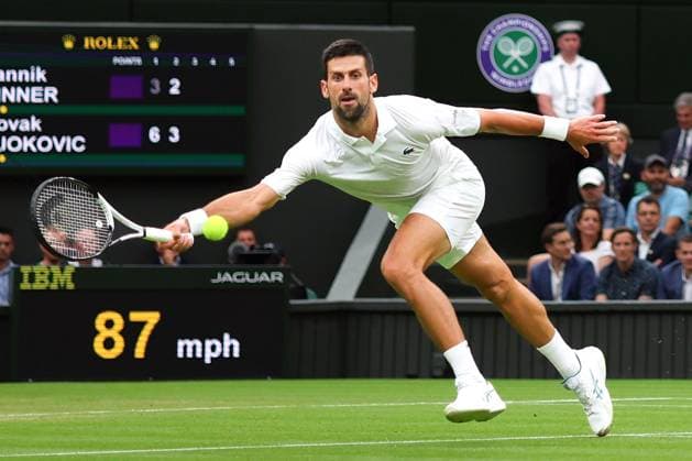 Sport Bilder des Tages Mandatory Credit: Photo by Ella Ling Shutterstock (14009603ae) Novak Djokovic during his semi final match Wimbledon Tennis Championships, Day 12, The All England Lawn Tennis and Croquet Club, London, UK - 14 Jul 2023 Wimbledon Tennis Championships, Day 12, The All England Lawn Tennis and Croquet Club, London, UK - 14 Jul 2023  Copyright: xEllaxLing Shutterstockx 14009603ae