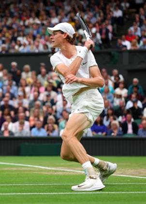 Mandatory Credit: Photo by Ella Ling Shutterstock (14009603aj) Jannik Sinner during his semi final match Wimbledon Tennis Championships, Day 12, The All England Lawn Tennis and Croquet Club, London, UK - 14 Jul 2023 Wimbledon Tennis Championships, Day 12, The All England Lawn Tennis and Croquet Club, London, UK - 14 Jul 2023  Copyright: xEllaxLing Shutterstockx 14009603aj