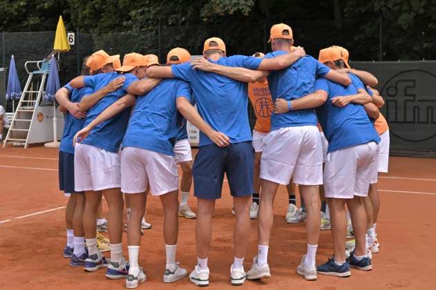 Spielertraube der Mannschaft von TC Bredeney 14.07.2023 Tennis 1. Bundesliga Herren, TC Bredeney 1 vs TC Großhesselohe , Tennis Club Bredeney, Essen, NRW Germany