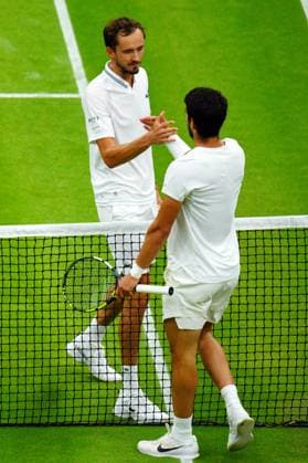 Mandatory Credit: Photo by Javier Garcia Shutterstock (14009601fr) Carlos Alcaraz celebrates victory in his semi final match against Daniil Medvedev Wimbledon Tennis Championships, Day 12, The All England Lawn Tennis and Croquet Club, London, UK - 14 Jul 2023 Wimbledon Tennis Championships, Day 12, The All England Lawn Tennis and Croquet Club, London, UK - 14 Jul 2023  Copyright: xJavierxGarcia Shutterstockx 14009601fr