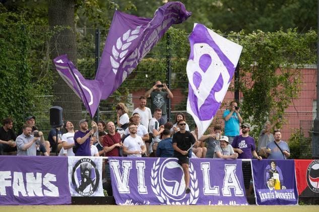 Fussball, Herren, Saison 2023 24, Testspiel, Tennis Borussia Berlin - Dresdner SC, Fans von TeBe, 14.07. 2023, Copyright: xSebastianxRäppold MatthiasxKochx