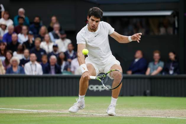 Carlos Alcaraz (ESP), Semi Finale, Herren Einzel Tennis - Wimbledon 2023 - Grand Slam ITF ATP, Tennis Herren WTA, Tennis Damen - AELTC - London - - Great Britain - 14 July 2023. Copyright: xJuergenxHasenkopfx