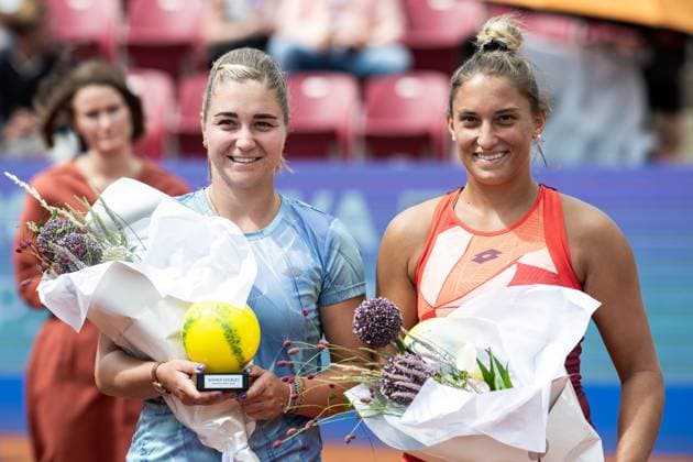 230715 Irina Khromacheva, Ryssland, och Panna Udvardy, Ungern, jublar efter damernas dubbelfinal under dag 6 av WTA, Tennis Damen Nordea Open den 15 juli 2023 i Bastad. Copyright: NICLASxJÖNSSON BB230715NO019