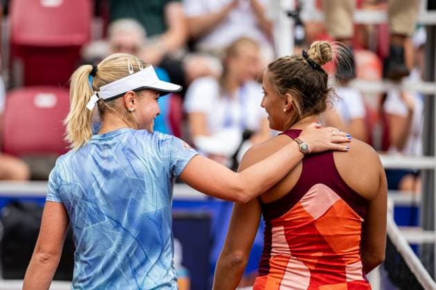 230715 Irina Khromacheva, Rysslands och Panna Udvardy, Ungern jublar efter damernas dubbelfinal under dag 6 av WTA, Tennis Damen Nordea Open den 15 juli 2023 i Bastad. Copyright: NICLASxJÖNSSON BB230715NO033