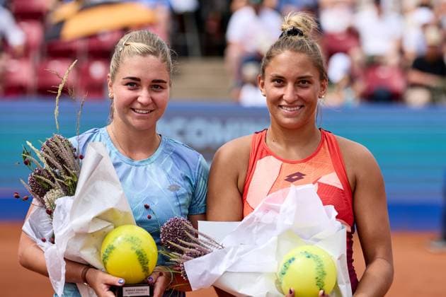 BÅSTAD 20230715 Irina Khromacheva och Panna Udvardy fran Ungern jublar efter dubbelfinalen under tennisturneringen Nordea Open i Bastad. BÅSTAD SVERIGE Tennis x11830x