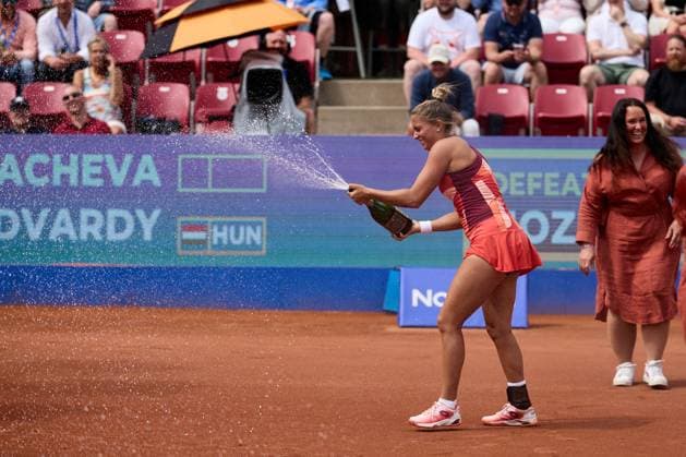 BÅSTAD 20230715 Panna Udvardy jublar efter dubbelfinalen under tennisturneringen Nordea Open i Bastad. BÅSTAD SVERIGE Tennis x11830x