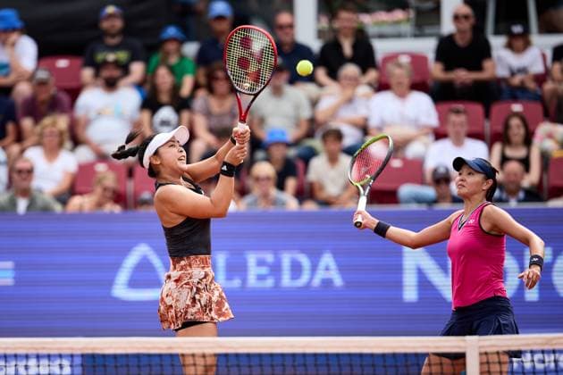 BÅSTAD 20230715 Su Jeong Jang och Eri Hozumi i dubbelfinalen under tennisturneringen Nordea Open i Bastad. BÅSTAD SVERIGE Tennis x11830x